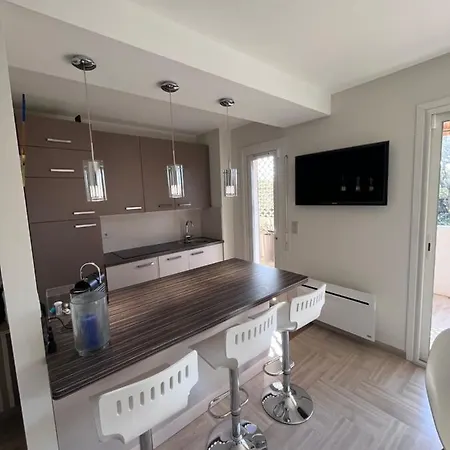 Apartment Climatise Avec Terrasse, Vue Jardin Et Piscine *
