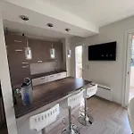 Apartment Climatise Avec Terrasse, Vue Jardin Et Piscine *