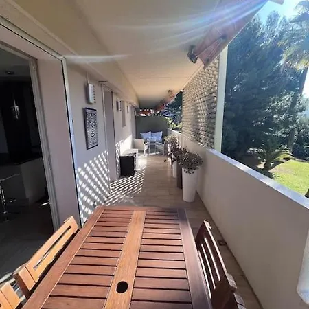 Climatisé Avec Terrasse, Vue Jardin Et Piscine *